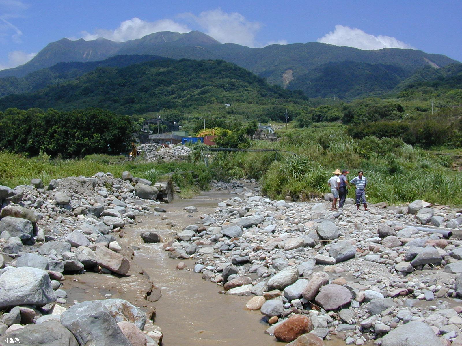 照片6 2002年娜克莉颱風重和村再次爆發土石流(林聖琪提供)